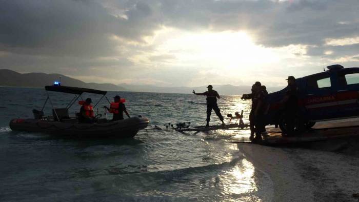 Salda Gölü’nün Güvenliği Karada 8x8 Amfibik Utv’ler, Gölde Elektrikli Amfibi Botlar İle Sağlanıyor