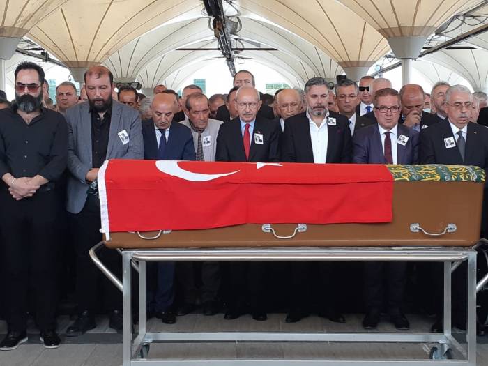 Kemal Kılıçdaroğlu’nun Başdanışmanı Kenan Nuhut Son Yolculuğuna Uğurlandı