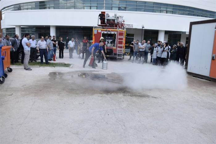 Bayburt Devlet Hastanesi’nde Yangın Tatbikatı Gerçekleştirildi