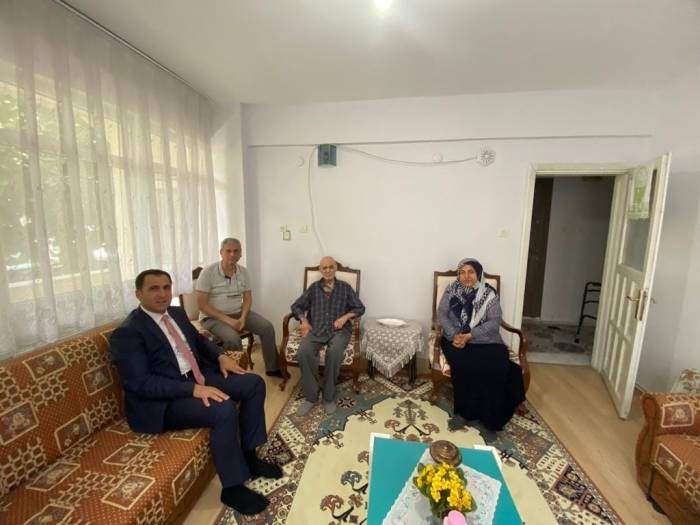 Vali Kızılkaya Şehit Ailesini Yalnız Bırakmadı