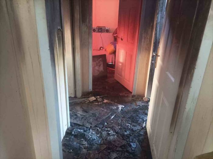 Prefabrik Ev Alev Alev Yandı