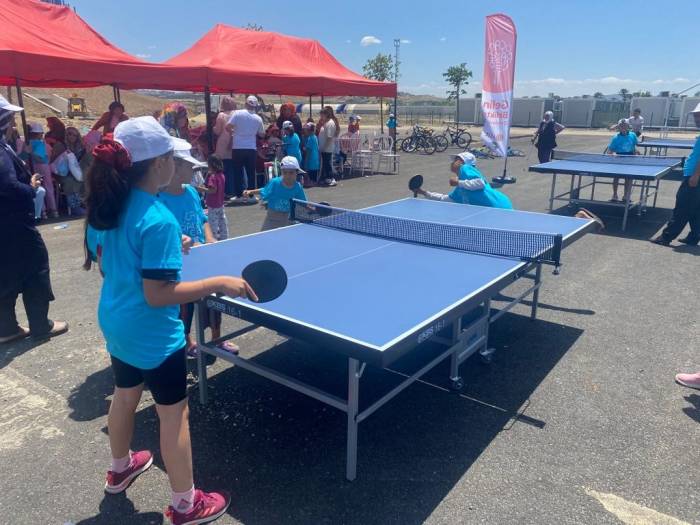’uçan Raketler’ Kahramanmaraş Konteyner Kentteki Çocuklarla Buluştu