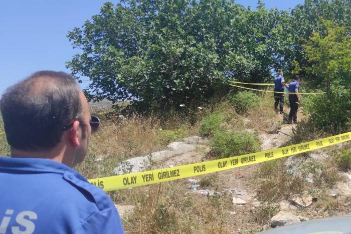 İzmir’de Ağaçların Arasında Ceset Bulundu