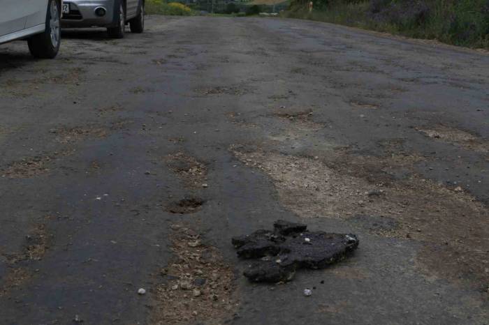 Kahramankazan’ın 35 Köyünü Ankara’ya Bağlayan Kaplu Deresi Yolu’na Sıcak Asfalt Yıllardır Dökülmüyor