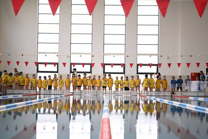 Minikler Kartepe’de Kulaç Attı