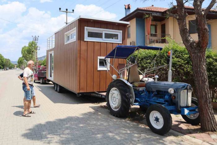 Traktör İle Almanya’ya Gidecekler