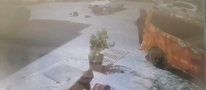 Akülü Bisiklet İle Otomobil Çarpıştı: 2 Kız Kardeş Yaralandı
