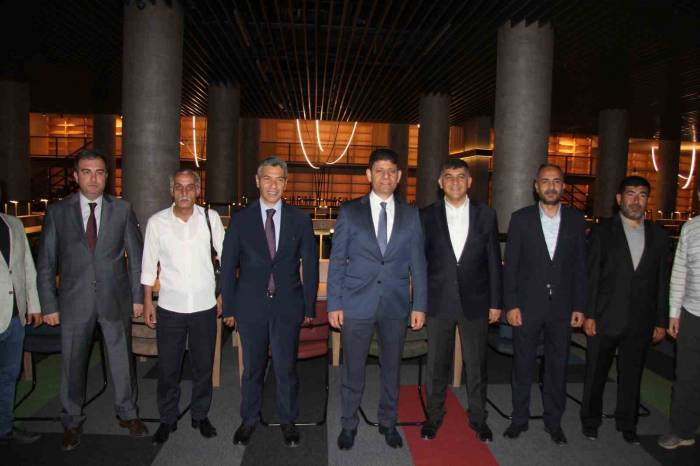 Gaziantep’te Abd’nin Broadway Sahnesini Aratmayacak Sahne