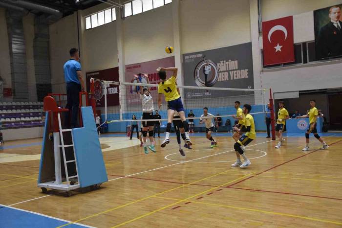 Afyonkarahisar’da Voleybol Gençler Türkiye Şampiyonası