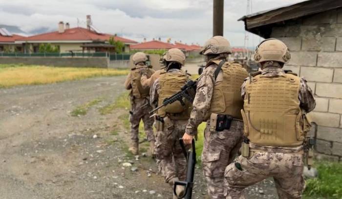 ‘kukla’ Operasyonunda Odunluğa Saklanan Silahlar Ele Geçirildi