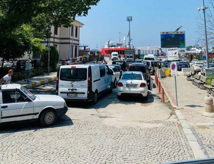 Erdek’in Yazın Artan Trafik Çilesi