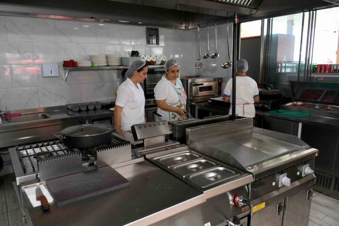 Kuşadası Belediyesi, Kaliteli Hizmet İçin Çalışmalarını Sürdürüyor