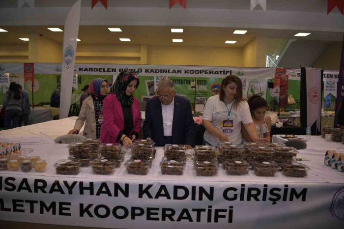 Başkan Büyükkılıç’a Üreten Kadınlardan Teşekkür
