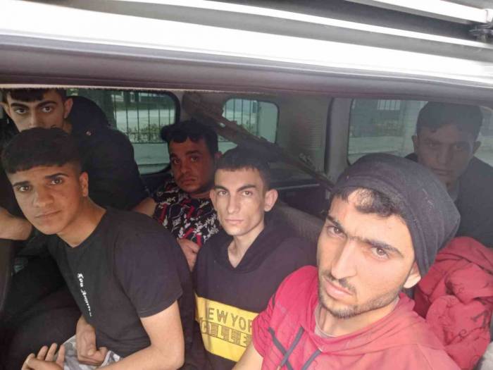 Kırklareli’nde Kaçak Göçmen Operasyonu: 2 Sürücü Yakalandı