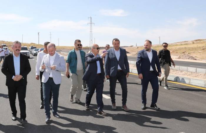 Midyat İlçe Merkezinde Sıcak Asfalt Çalışmaları Tamamlandı