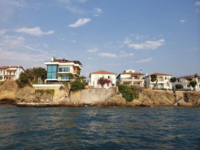 Şövalye Adası’nın İlk Evi Satılığa Çıkarıldı