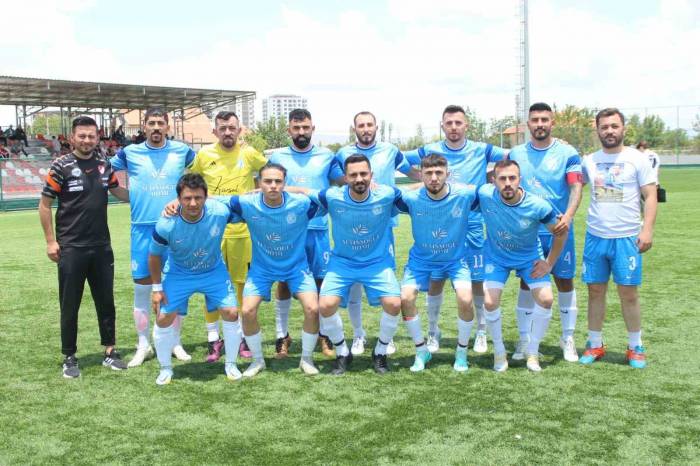 Sarız Anadolu Tarihindeki İlk Şampiyonluğa Çok Yakın