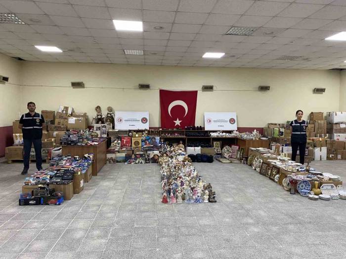Erenköy Gümrük Sahasında 4 Milyon Tl Değerinde 14 Ton Kaçak Eşya Ele Geçirildi