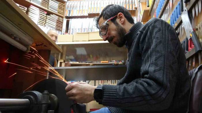 Kurban Bayramı Öncesi Bıçakçılar Yoğun Mesai Harcıyor
