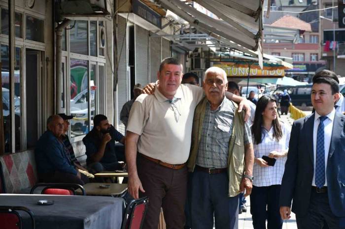 Başkan Tekin Esnafları Ziyaret Etti