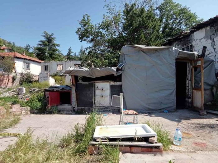 Arkadaşlar Arasında Çıkan Kavga Kanlı Bitti: 1 Ölü, 1 Yaralı