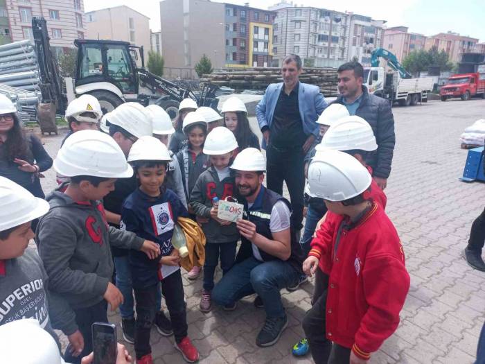 Minik Öğrencilerden Aras Elektrik’e Ziyaret
