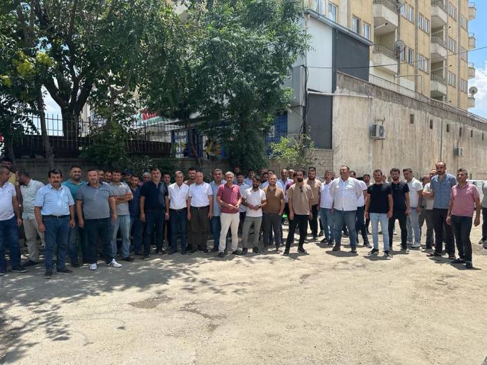 Kozluk Belediyesi Çalışanları İş Bırakma Eyleminde