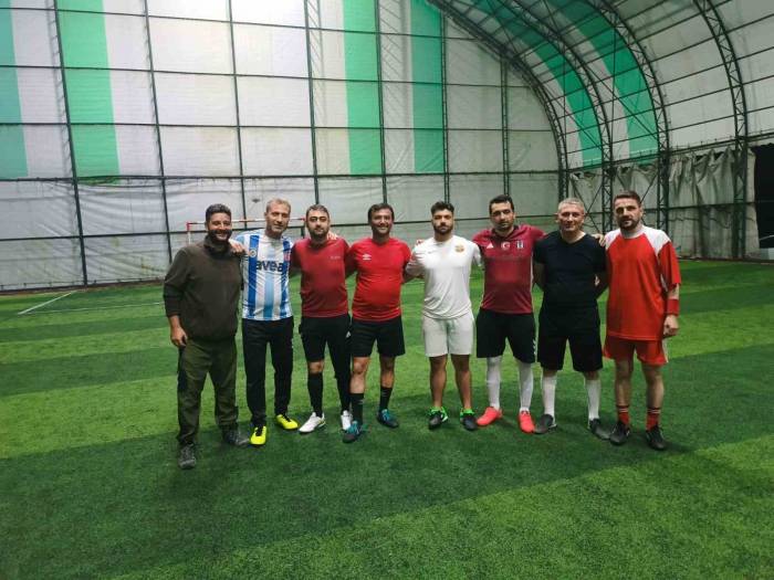 Birlik Beraberlik Sağlamak Amacıyla Hali Saha Turnuvası Düzenledi