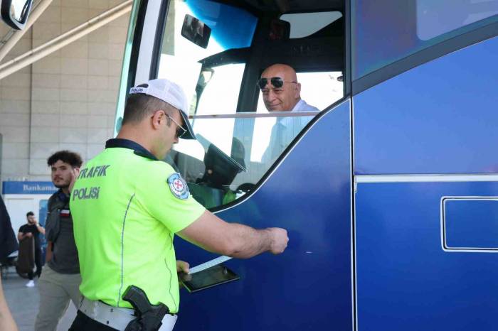 Bolu’da Bayram Öncesi Terminalde Sıkı Denetim