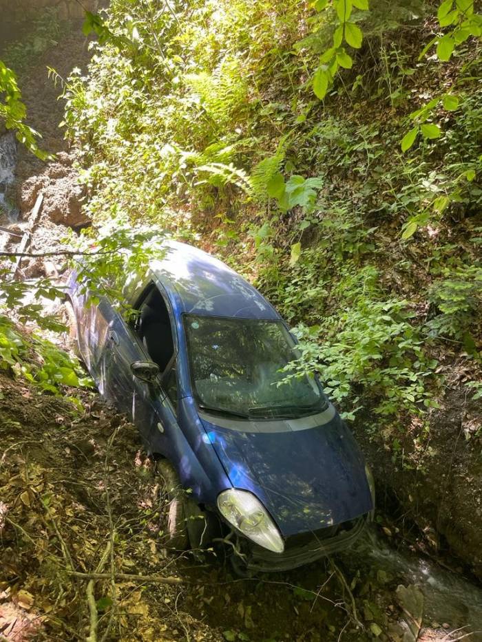 Yedigöller Yolunda Şarampole Uçtu: 1 Yaralı