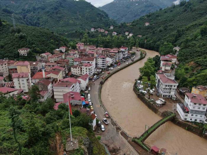 Sel, Su Baskınları Ve Heyelanların Zarar Verdiği Giresun’un Duroğlu Beldesi Havadan Görüntülendi