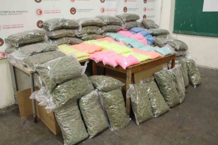 Kapıkule’de Zehir Tacirlerine Operasyon: 240 Kilogram Uyuşturucu Ele Geçirildi