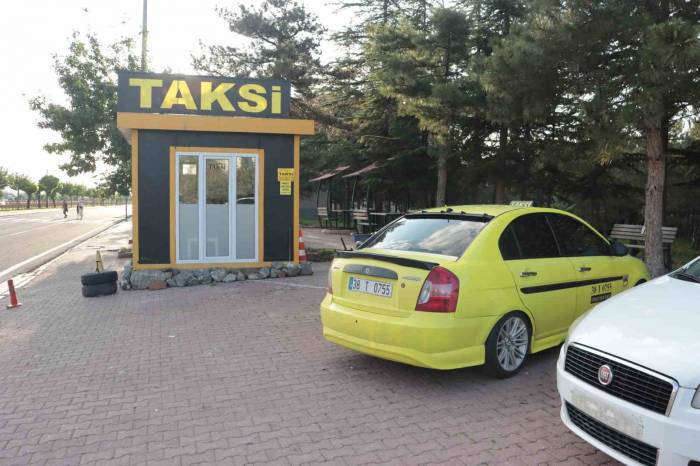 Taksicilerin Yolcu Kavgası Kanlı Bitti: 1 Ölü