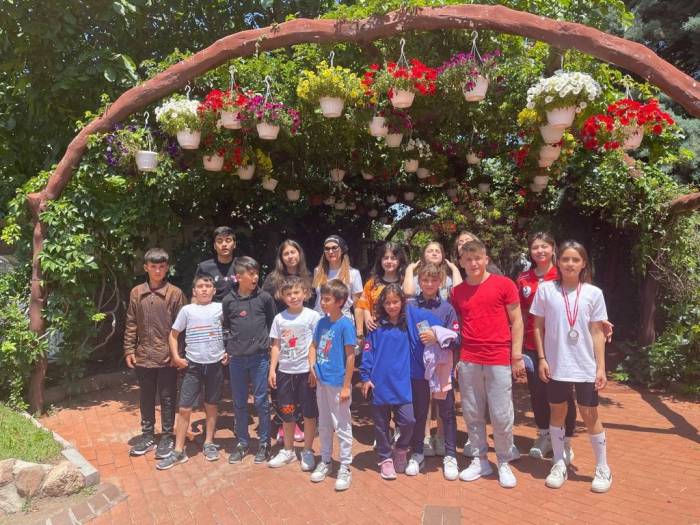 Minik Halterciler Keçiören’i Gezdi