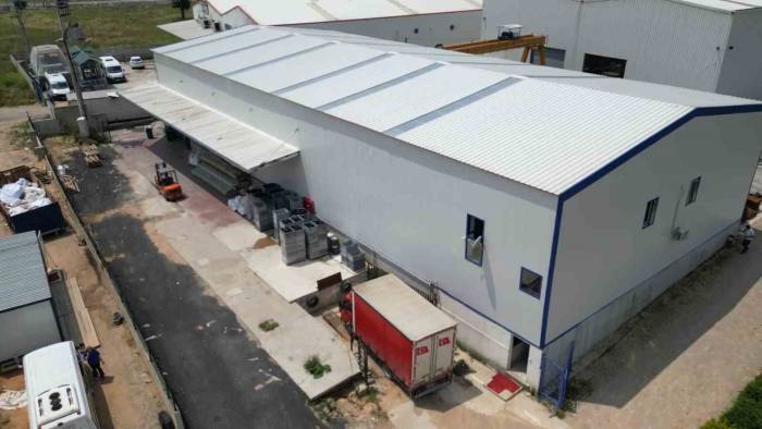 Alev Alev Yanan Fabrika Kesimhanede Yeniden Küllerinden Doğdu