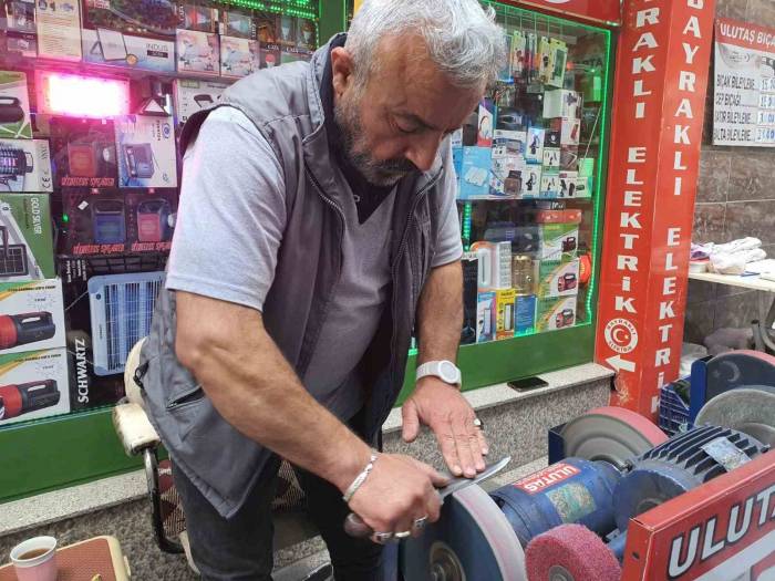 Sungurlu’da Bıçakçılarda ’bileme’ Mesaisi