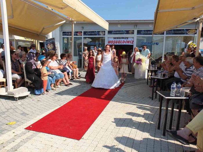 Balıkesirli Kadınlardan Geri Dönüşüm Defilesi