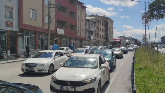Erzurum - Erzincan Karayolunda Bayram Yoğunluğu