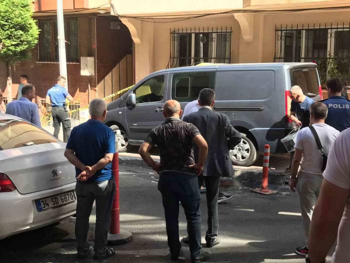 Bayrampaşa’da Silahlı Saldırı: Bir Tesisatçı Ve Çocuk Vuruldu