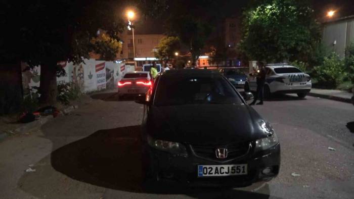 Çalıntı Araba İle Gezerken Polisin Dikkati İle Yakalandı