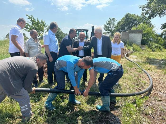 Su Geldi Mahalleli Çifte Bayram Yaptı