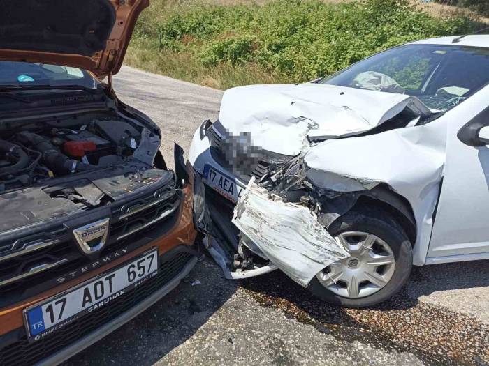 Çan’da İki Araç Kafa Kafaya Çarpıştı: 7 Yaralı