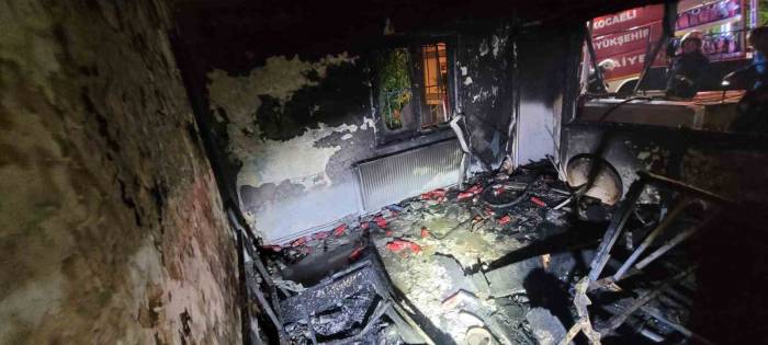 İtfaiye Alevlerin Arasına Daldı