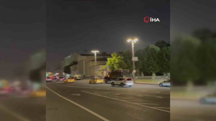 Moskova’da Zırhlı Araçlar Sokaklara İndi