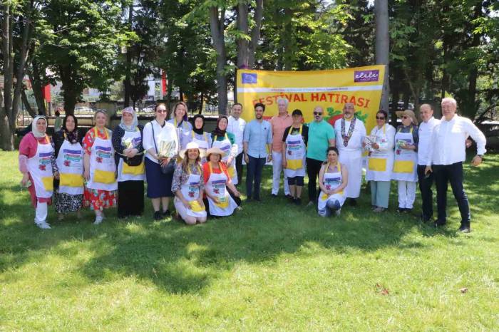 Birbirinden Lezzetli Ot Yemekleri Yarıştı