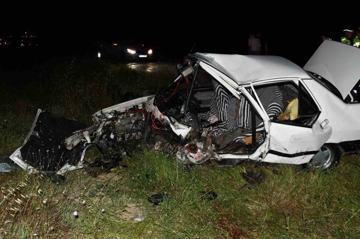 İki Otomobilin Karıştığı Kazada 4 Kişi Yaralandı