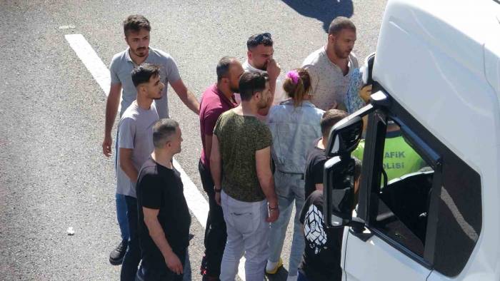Tem’in Bolu Geçişinde Yumruk Yumruğa Kavga