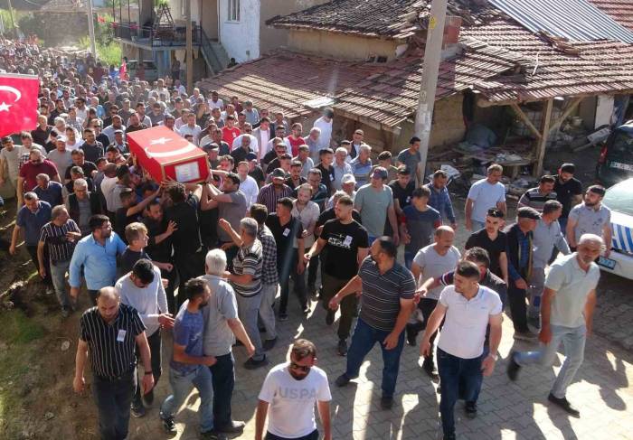 Uşak Şehidini Son Yolculuğuna Uğurladı