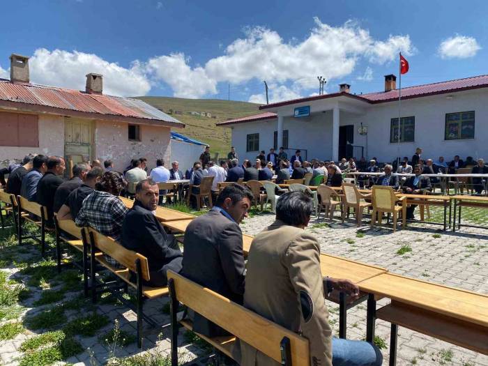 Ağrı’da Kan Davalı Aileler Barıştı, Kur’an’ı Kerim Okundu, Dualar Edildi