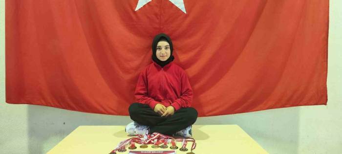 14 Yaşındaki Demir Bileğin Hedefi Dünya Şampiyonluğu